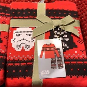 BNWT Disney Star Wars Xmas Pajama Set-2 sizes!